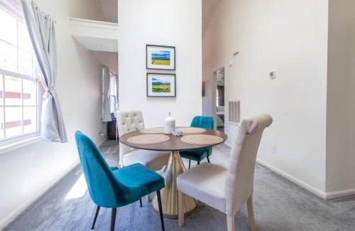 Northwest House | Cheerful 2 Bedroom Home near Virginia Wesleyan