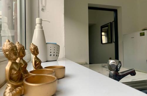 Cowpen Apartment | Cheerful - 3 Bed - Serviced Accommodation - In Heart of Northumberland - Sleeps 6