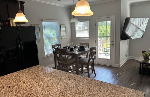 Richmond Hill House | Cheerful 3 Bedroom Townhouse