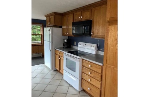 Pittsburg Cabin | Cheerful 3-bedroom Cabin w/Trail and Lake Access