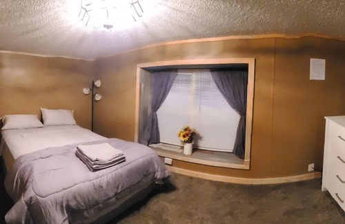 Friendship House | Cheerful 3-bedroom home with lots of outdoor space