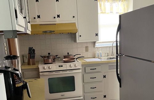 Cuyahoga County House | Cheerful 3 bedroom home with game room!