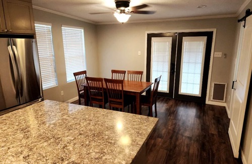Dickinson House | Cheerful 3 Bedroom Home with Loft
