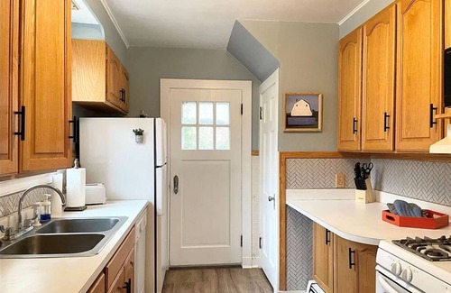 Derrick City House | CHEERFUL 3 BEDROOM HOME IN THE WOODS OF BRADFORD
