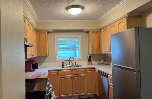 Portsmouth House | Cheerful 3-bedroom home with free parking.