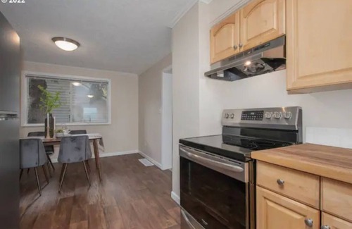 Portsmouth House | Cheerful 3-bedroom home with free parking.