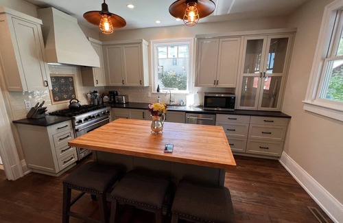 Dunkirk House | Cheerful 3 bedroom home - close to Fredonia