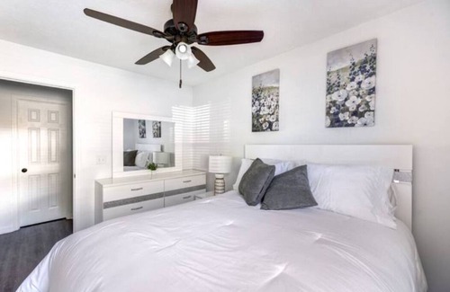 Auburn House | Cheerful 3 bedroom house with patio