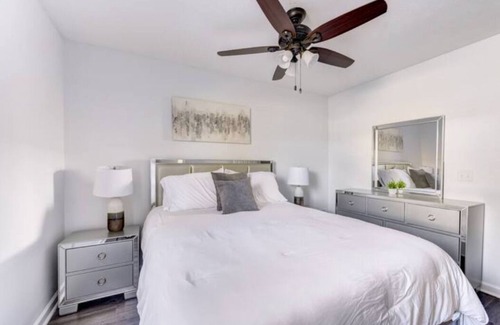 Auburn House | Cheerful 3 bedroom house with patio