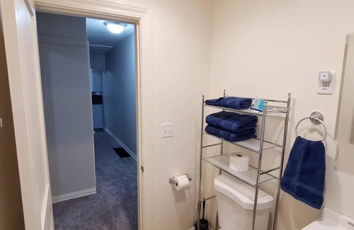 Dayton House | Cheerful 3 Bedroom Residential Home in Dayton