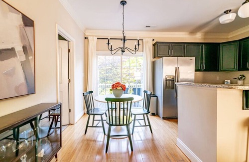 Lynchburg House | Cheerful 3-Bedroom Townhouse with King Bed