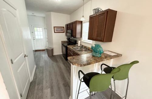 Myrtle Beach House | Cheerful 3-br cottage with pool, 2 blocks to beach, free parking