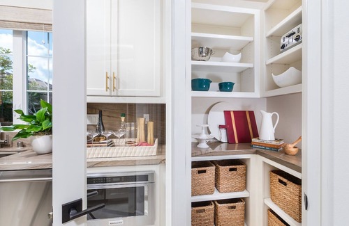 Irvine Research Center House | Cheerful 3b3b with swimming pool&BBQ