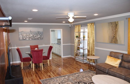 Oak Cliff House | Cheerful 3BR Single Family minutes from Downtown