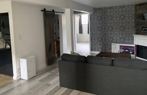 Collingwood House | Cheerful 4 Bedroom Home with Private Inground Pool