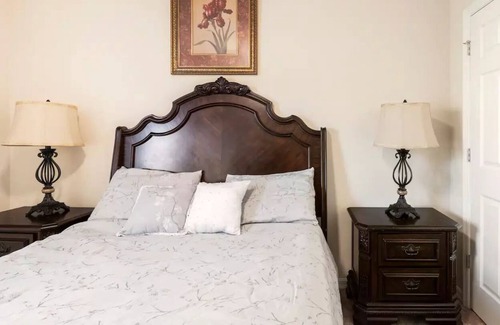 Marbella House | Cheerful 4-Bedroom Home, close to Disney