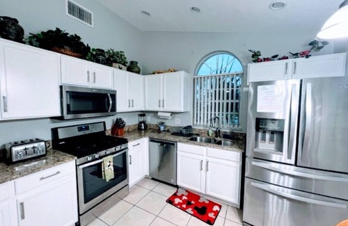 Indian Point House | Cheerful 4-Bedroom Home with Pool