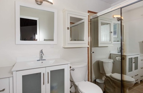 Redlands House | Cheerful 4 bedroom house with pool