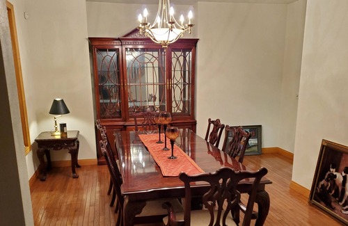 Appleton Villa | Cheerful 4 bedroom Luxury Private Villa with free Parking.