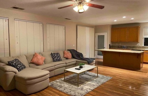 North Natomas House | Cheerful 4-bedroom residential home with Jacuzzi