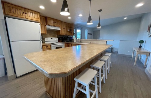 Sweetwater House | ⭐ Cheerful 5 bedroom home with amazing views ⭐