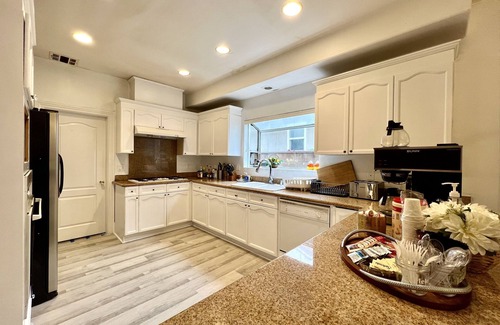 San Gabriel House | Cheerful 6 bedrooms house, great location close to everything