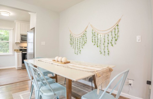 Norfolk Cottage | Cheerful Beach House with Rec House