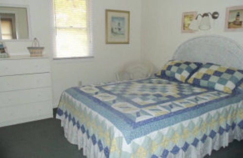Deep Hole House | CHEERFUL, COMFORTING, & RELAXING!