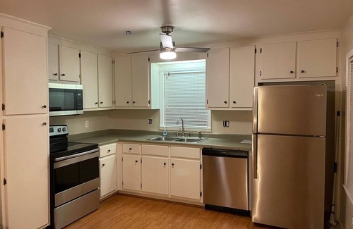 Fair Play Cottage | Cheerful cottage on a lake, Covered Dock, 3BD, 2BA