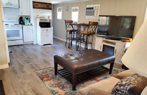 Kedron Cottage | Cheerful Cozy Country Cottage @ Aly Farm, 2bed/1 bath