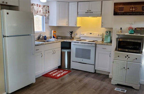 Kedron Cottage | Cheerful Cozy Country Cottage @ Aly Farm, 2bed/1 bath