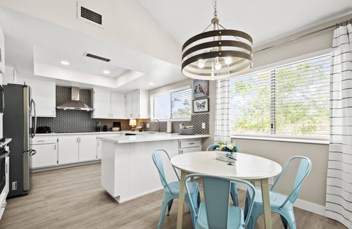 Paradise House | Cheerful fully renovated 4-bedroom with pool