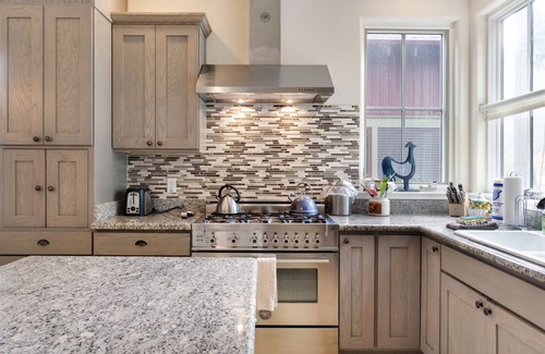Eastsound House | Cheerful Getaway w/Ocean View, Outdoor Fireplace, & Beach Access