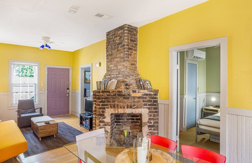 Beach Institute Cottage | Cheerful Historic Cottage w/Courtyard + Private Parking by Lucky Savannah