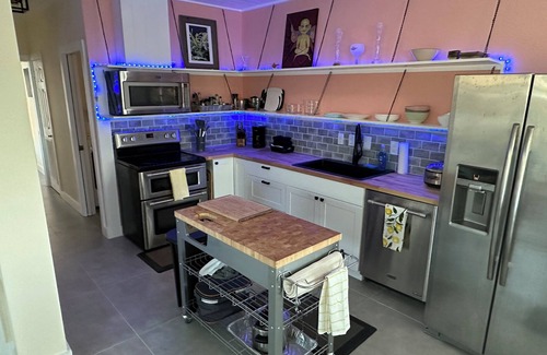 Key West House | Cheerful home with waterfront canal and boat dock on Big Coppit key- 28 day min