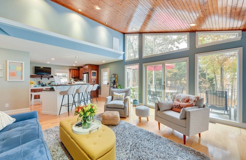 Bowling Green House | Cheerful Lake Wylie Home with Fire Pit!