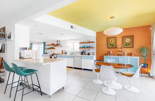 Sunmor House | Cheerful mid-century home w/private pool, spa, firepit & mountain views