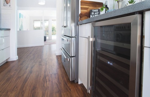 Tustin House | Cheerful mid mod 3 bedroom house w/pool, AC & fast wifi