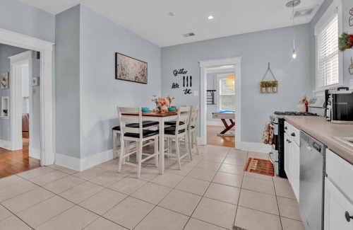 Vollintine-Evergreen House | Cheerful Midtown home with view of Rhodes College