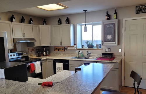 Cheyenne Meadows House | Cheerful Mountain View Townhome