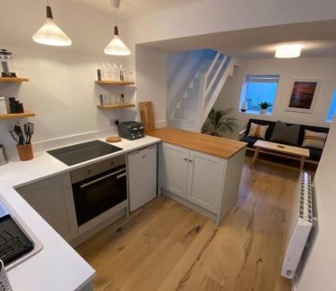 Mousehole House | Cheerful one bedroom cottage in Mousehole.