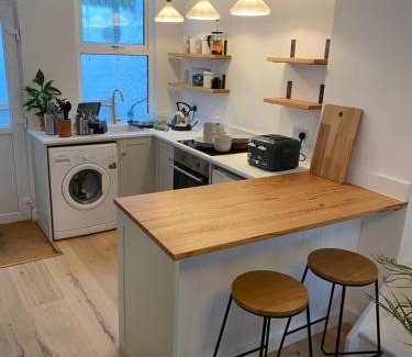 Mousehole House | Cheerful one bedroom cottage in Mousehole.