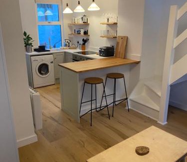 Mousehole House | Cheerful one bedroom cottage in Mousehole.