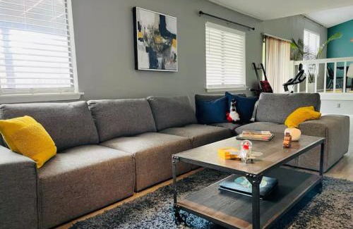 North San Antonio - SAT Bed & Breakfast | Cheerful Private Room With Pool