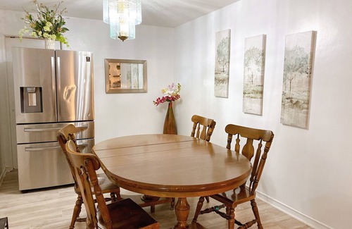 Brunswick House | Cheerful, three bedrooms, centrally-located place near hospital, St Simons