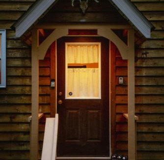 Rockbridge House | Cheerful Two Bdrm Cabin with Hot Tub & Pet Friendly
