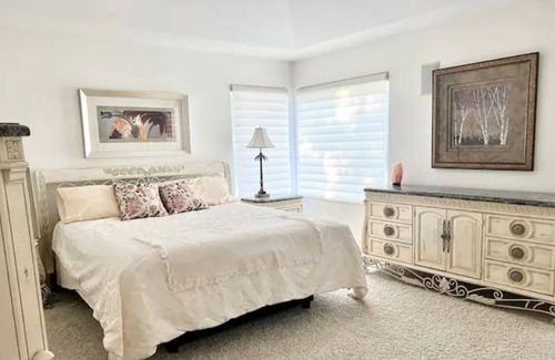 New York Mills House | Cheerful two bedroom home with patio