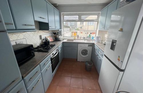 Pembroke Dock Apartment | Cheerful Two Bedrooms Town house with free parking