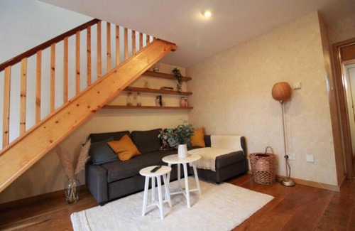 Littlemore House | Cheerful Two-Bedroom Residential Home