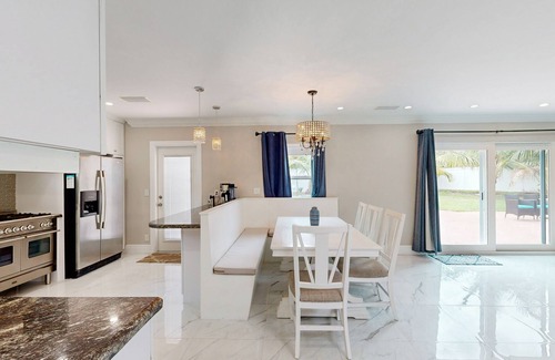 Bel Air House | Cheerful retreat near beaches and nightlife with large patio, dog friendly